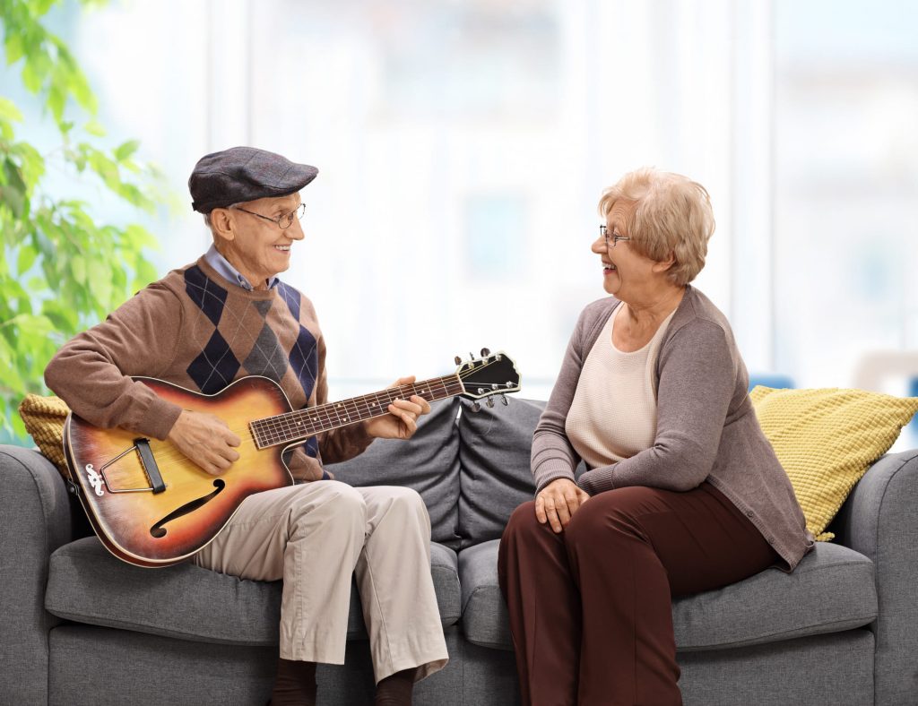 Quais são os benefícios da música para os idosos?